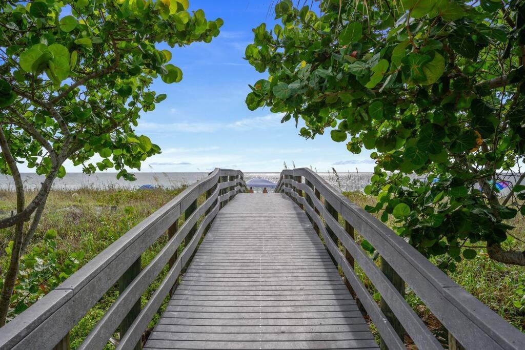 The Spanish Beach Home Only 10Mins From The Beach! Largo Eksteriør billede